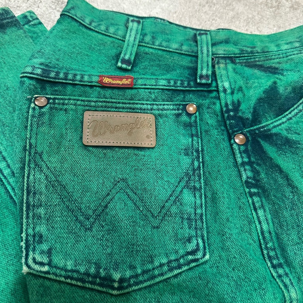 Green stonewashed wrangler jeans size posted in pictures